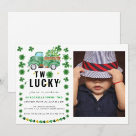 Deux Shamrocks chanceux Invitation de fête d'anniv