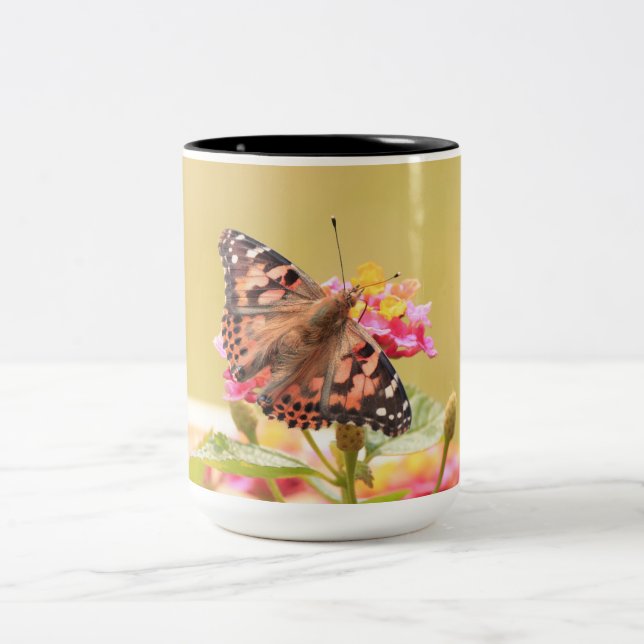 Deux tasses avec photo d'un papillon dame peint (Centre)