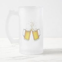 Deux tasses avec une bière légère.