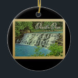 Devil's Den Staat Park Vintage Travel Keramik Ornament<br><div class="desc">Das Vintage-Reisebild Devil's Den Staat Park mit einem wunderschönen Wasserfall des Lees Creek River in Arkansas.</div>