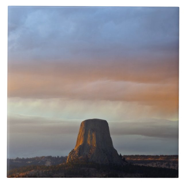 Devils Tower National Monument, Sturm bei Sunset Fliese (Vorderseite)