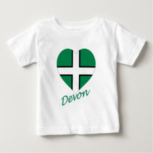 Devon-Flaggen-Herz mit Namen Baby T-shirt
