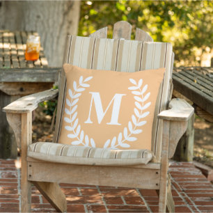 D'extérieur Élégant Coussin Monogram avec Laurel Wreath Design