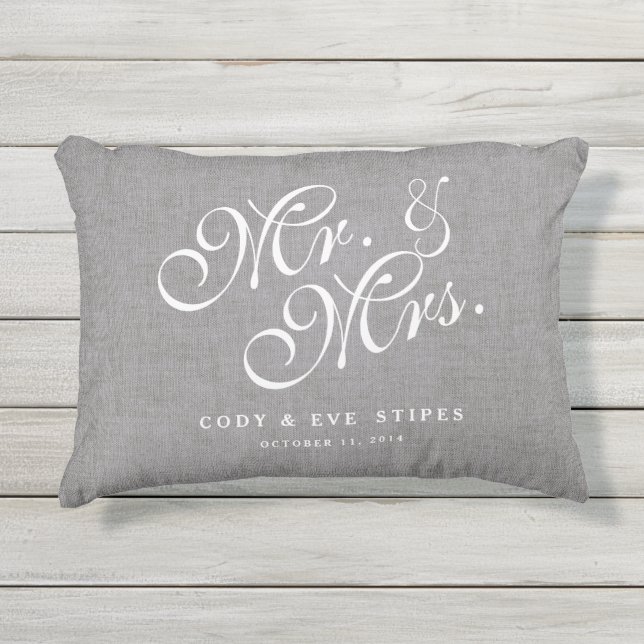 D'extérieur Gray Linen Initiales M. et Mme la Mariage Coussin (Devant)