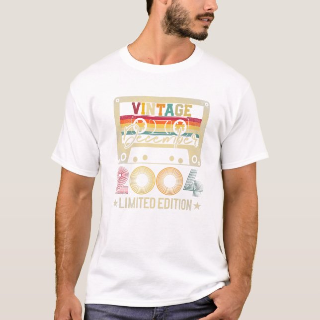 Dezember-Geburtstag 2004 T-Shirt (Vorderseite)
