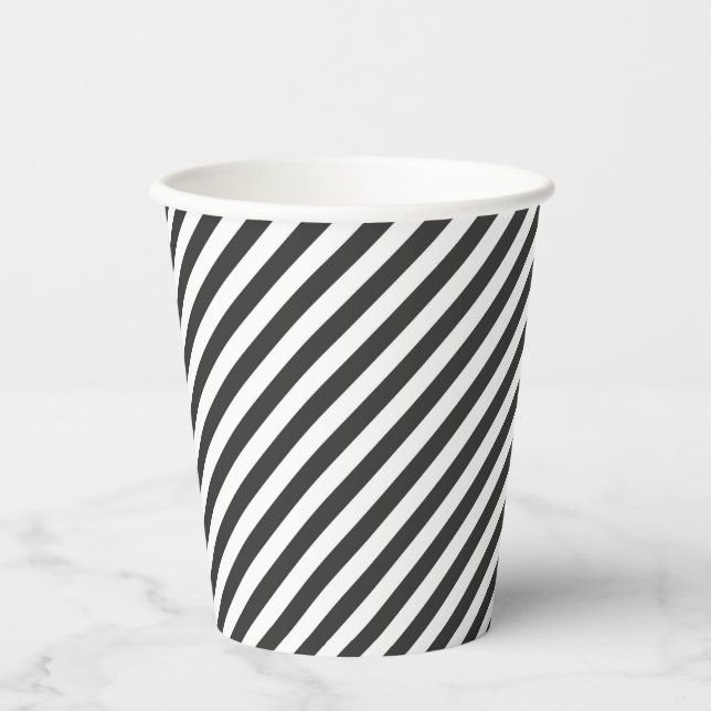 Diagonal black and white stripes  pattern pappbecher (Vorderseite)