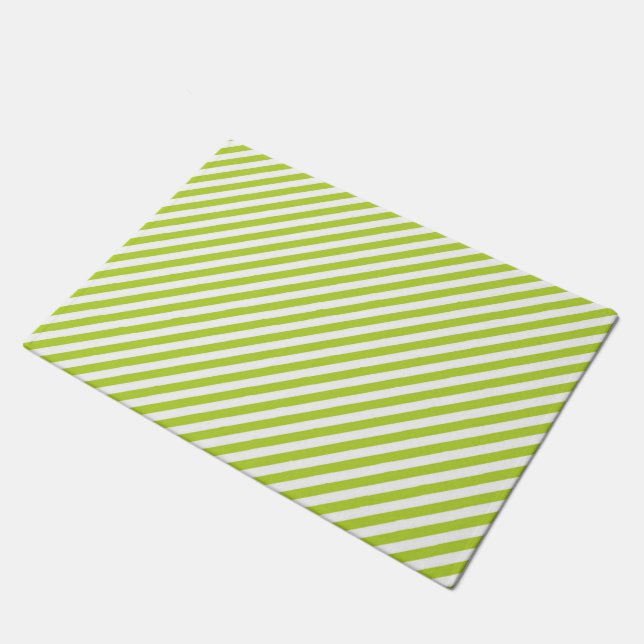 Diagonal lime green and white stripes pattern fußmatte (Schrägansicht)