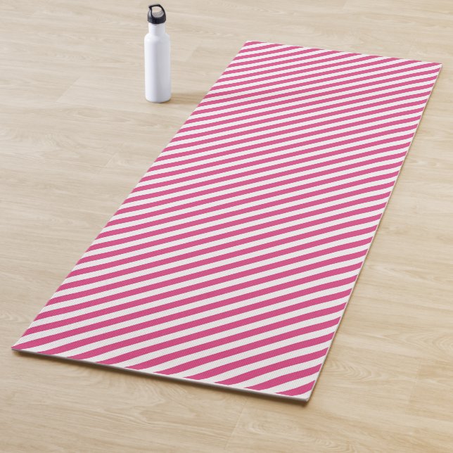 Diagonal pink and white stripes pattern yogamatte (Beispiel)