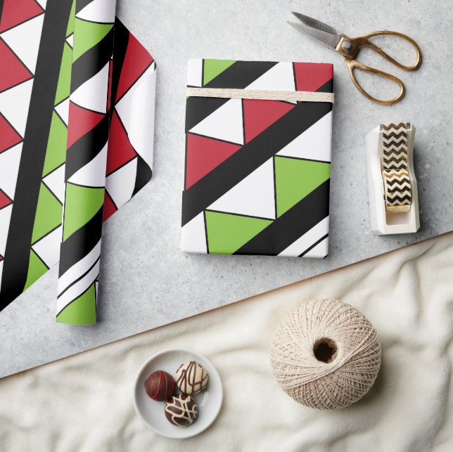 Diagonal Stripes Green Red Triangle Muster Geschenkpapier (Kunsthandwerk)