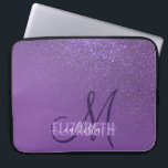 Diagonal Violet Lila Glitzer Gradient Ombre Laptopschutzhülle<br><div class="desc">Dieses elegante und mädchenhafte Design ist perfekt für die elegante und stilvolle Frau. Es verfügt über ein Imitat, das funkelnd violett lila Glitzer Diagonalgradientenombre auf einem violetten lila Hintergrund gedruckt. Es ist ein einzigartiger Einblick in den Trend des Glitzer, der derzeit sehr beliebt ist. Es ist ein hübsches, glamouröses, modernes...</div>