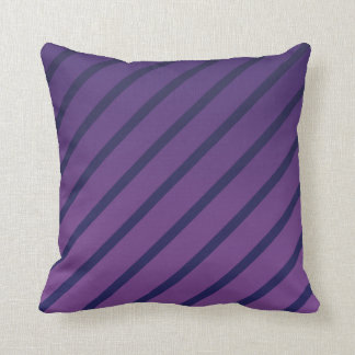 Diagonale lila und tiefe blaue Streifen Kissen