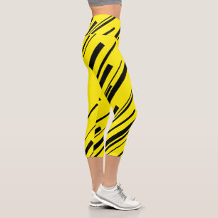 Diagonalen in Gelb und Schwarz Capri Leggings