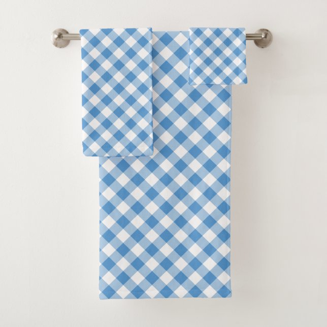 Diagonaler hellblauer und weißer Büffel kariert Badhandtuch Set (Insitu)