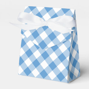 Diagonaler hellblauer und weißer Gingham kariert Geschenkschachtel