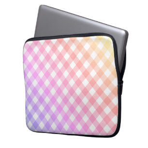 Diagonales Regenbogen-Gingham mit Farbverlauf Laptopschutzhülle