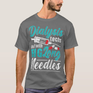 Dialyse-Techs tun es mit großen, langen Nursen nur T-Shirt