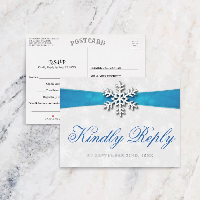 Diamante Snowflake & Blue Ribbon Winter Wedding Folie Einladungspostkarte (Von Creator hochgeladen)