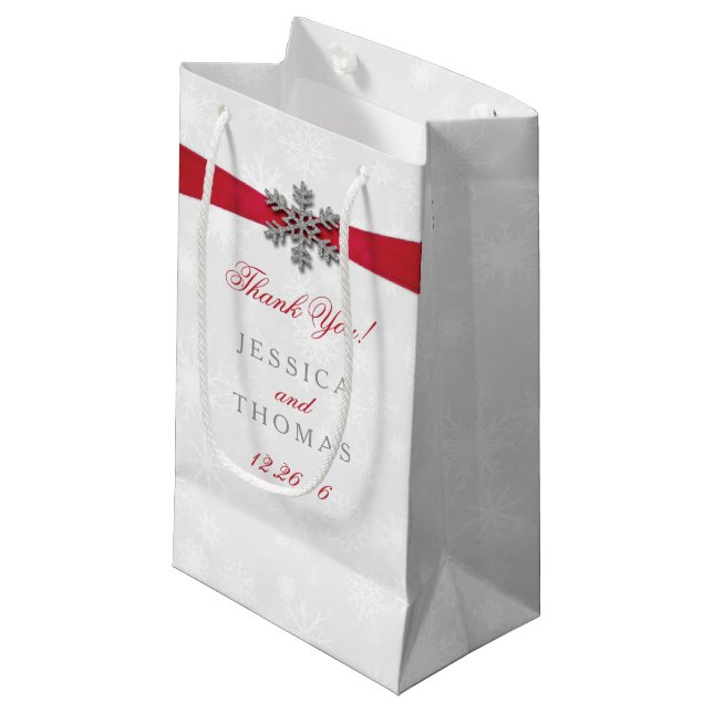 Diamante Snowflake & Red Ribbon Winter Wedding Kleine Geschenktüte (Vorderseite Schrägansicht)