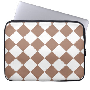 Diamantenmuster in Weiß und Mocha Mousse Laptopschutzhülle