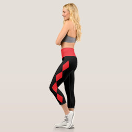Diamants rouges sur leggings de capri noir