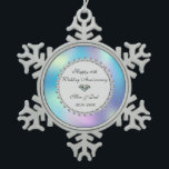 Diamond Holographic 10. Wedding Jubiläum Schneeflocken Zinn-Ornament<br><div class="desc">Elegante silberne Diamanten auf holografischem Hintergrund 10. Hochzeitstag Schmuck.</div>