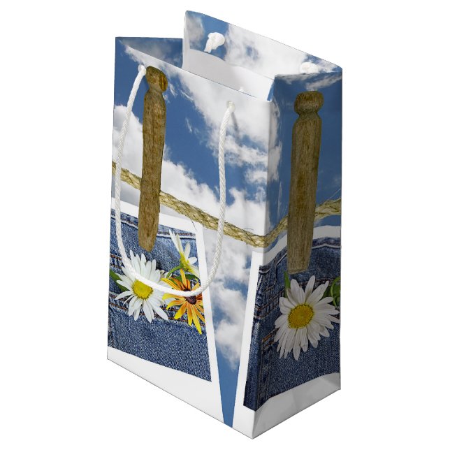 Diäten in blauer Tasche auf Wäscheleine Kleine Geschenktüte (Rückseite Schrägansicht)