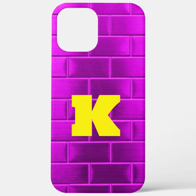 Dicke gelbe "K" auf Lila Ziegelmonogramm Case-Mate iPhone Hülle (Rückseite)