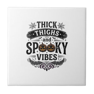 Dicke Oberschenkel Gruselige Vibes Halloween-Shirt Fliese