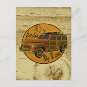 dicke Wellen im Woodie Wood fangen Postkarte