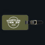 Dickshooter Creek Idaho Kayaking Gepäckanhänger<br><div class="desc">Die Dickshooter-Creek beginnt westlich von Dickshooter, Idaho, und fließt nach Süden und schneidet eine schmale, tiefe Schlucht durch die hügelige Plateau-Landschaft, bis sie sich in Deep Creek einfügt. Das Wasser des Dickshooters fließt bis zum Spätherbst bis in den Frühsommer und verlasse sich hinter nur abgeschiedenen Becken im Schottergeflecht. Diese Schlucht...</div>