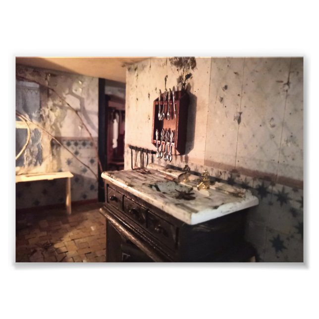 Die abgeworfene Küchenschrift - Abandoned Miniatur Fotodruck (Vorne)