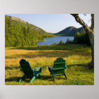 Die Adirondack-Stühle auf dem Rasen des Jordans
