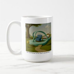 Die Alte Frau im Sommer-Zuhause des Schuhs. Kaffeetasse