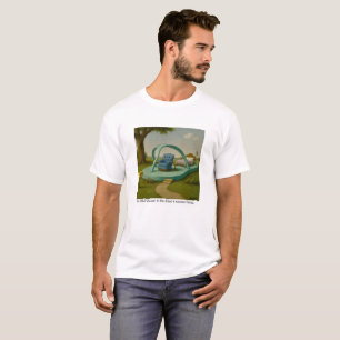 Die Alte Frau im Sommer-Zuhause des Schuhs. T-Shirt