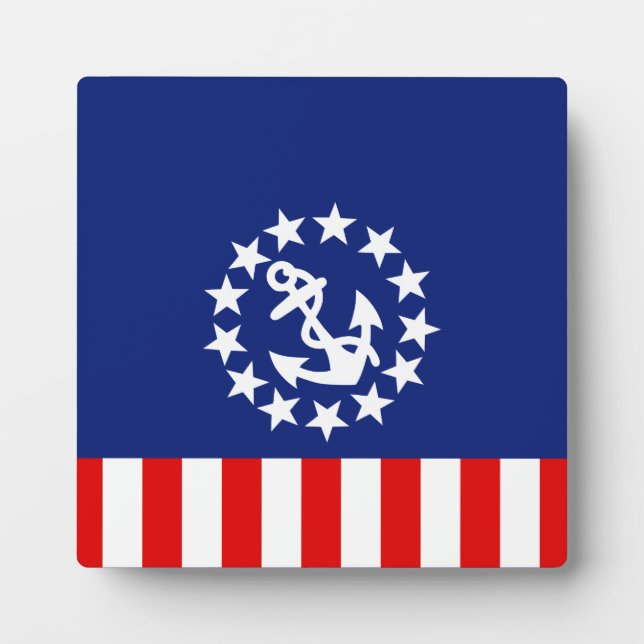 Die amerikanische Yachtflagge liegt an der Marina Fotoplatte (Vorderseite)
