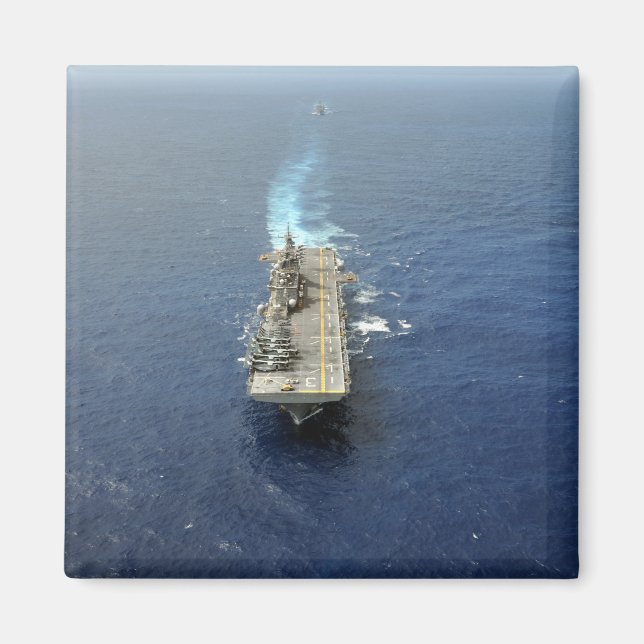 Die Amphibien-Bereitschaftsgruppe Kearsarge Magnet (Vorne)