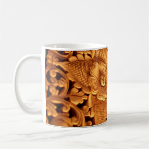 Die antike Goldblume nah Kaffeetasse