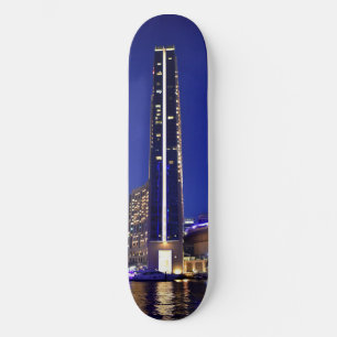 Die Architektur des Dubai Marina Skateboard