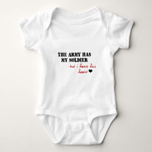 Die Armee hat meinen Soldaten, aber ich habe sein Baby Strampler