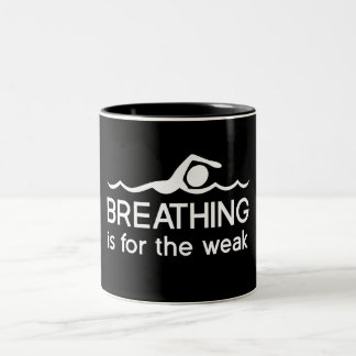 Die Atmung ist für das schwache Zweifarbige Tasse