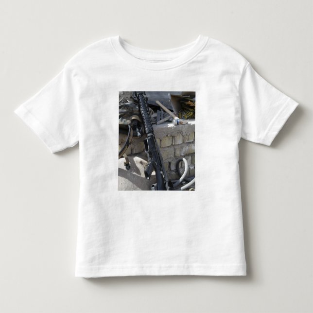 Die Ausrüstung eines Schiffes Kleinkind T-shirt (Vorderseite)