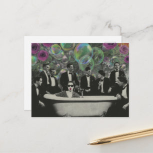 Die Badewannenbetrachter-Blasen-und-Rosen-Collage Postkarte