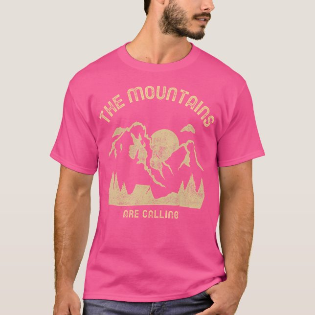 Die Berge rufen Camping-Wanderklettern T-Shirt (Vorderseite)