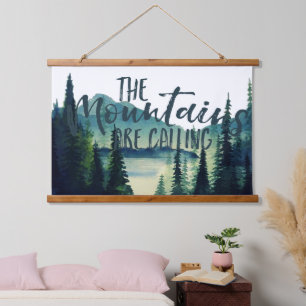 Die Berge rufen   Camping-Zitat Wandteppich Mit Holzrahmen