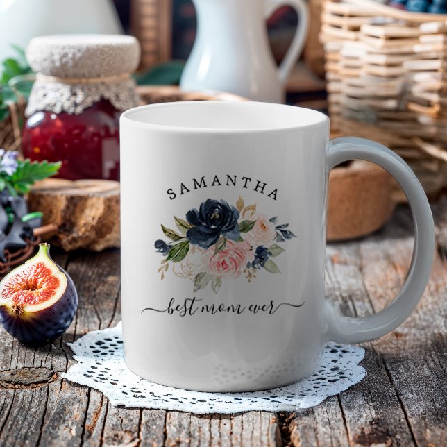 Die beste Mama für Wasserfarben Kaffeetasse (Personalized mug for the best mom ever featuring a blush pink and navy watercolor floral.)