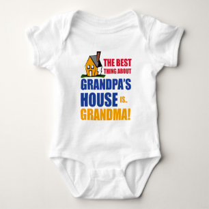 Die beste Sache über das Haus des Großvaters ist Baby Strampler
