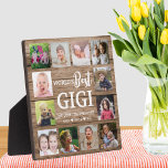 Die besten Gigi Grandkids 12 FotoCollage Fotoplatte<br><div class="desc">Erstellen Sie Ihre eigene Collage-Plakette mit 12 Ihrer Lieblingsfotos auf einem holzstrukturierten Hintergrund.Personalisieren Sie Ihre Foto-Collage-Plakette mit Fotos von Enkeln . Schenkt Oma ein wertvolles Sake zum Geburtstag,  zum Muttertag,  zum Großelterntag,  usw.</div>