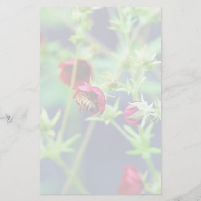 Die Biene mit der roten Blume Briefpapier (Vorderseite)