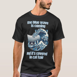 Die Blaue Welle kommt in den Katzenhaaren auf die  T-Shirt