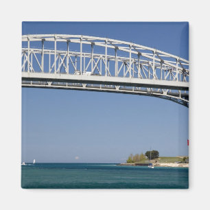 Die Blue Water Bridge ist eine zweispurige Brücke Magnet